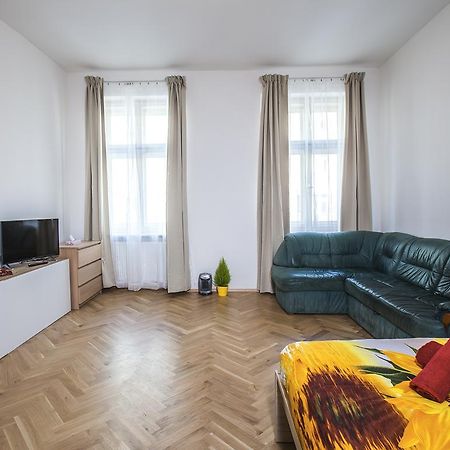 Beautiful Central Apartment Thamova Prag Exteriör bild